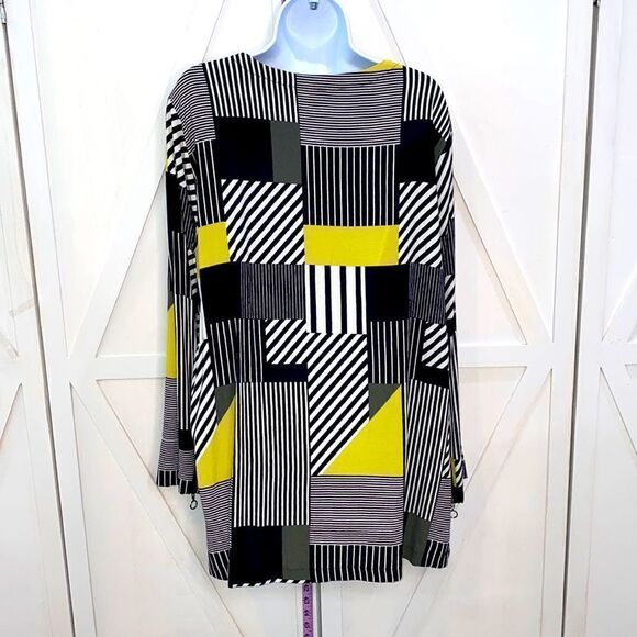 Ulla Popken Geometric Black White & Green Blouse Size 20 / 22 - Picture 6 of 10